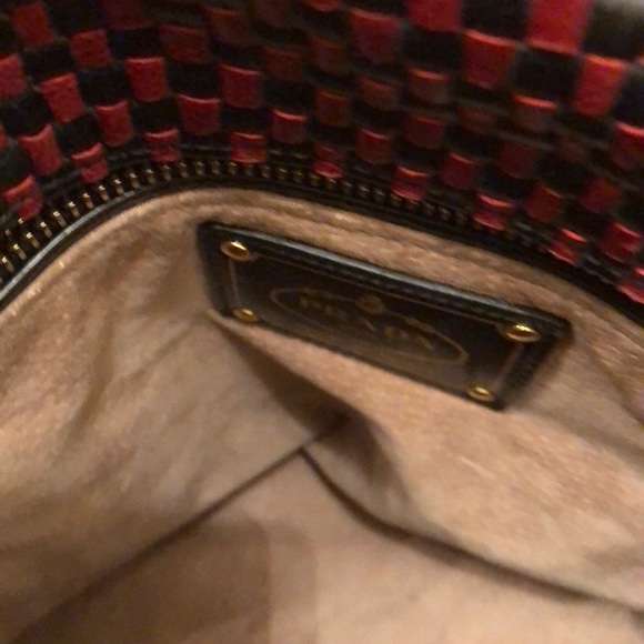 Gorgeous & unique Prada red and black leather bag - Picture 5 of 6